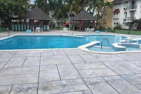 Rairoyale At Sand Castles Ocho Rios Exterior foto